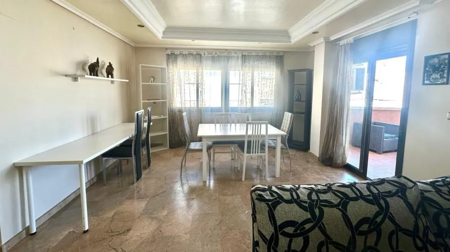 Apartamento de 4 dormitorios en Torrevieja, España No. 541 № 3