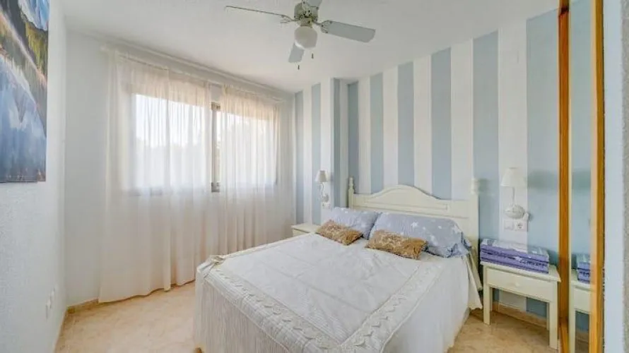 Apartamento de 2 dormitorios en Villajoyosa, España No. 791 № 23