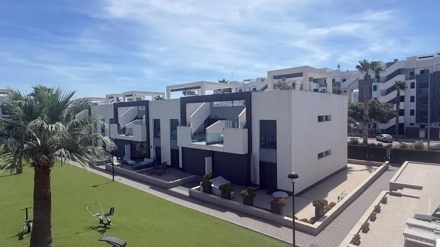 Bungalow de 160m² en Guardamar del Segura, España No. 572 № 27