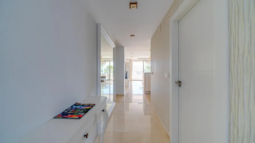Apartamento de 2 dormitorios en Villajoyosa, España No. 299 № 16