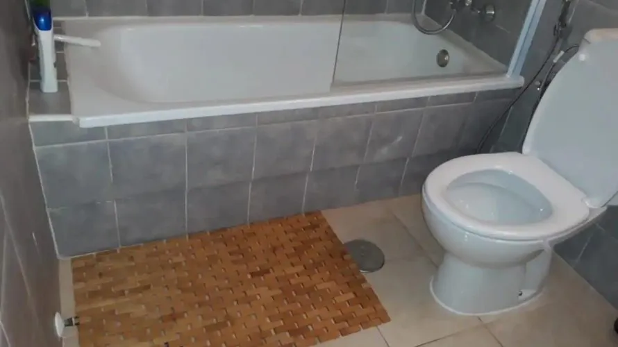 Apartamento de 2 dormitorios en Torrevieja, España No. 639 № 26