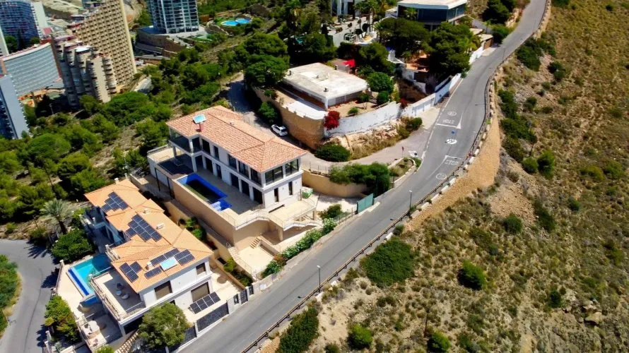 Apartamento de 4 dormitorios en Benidorm, España No. 345 № 6