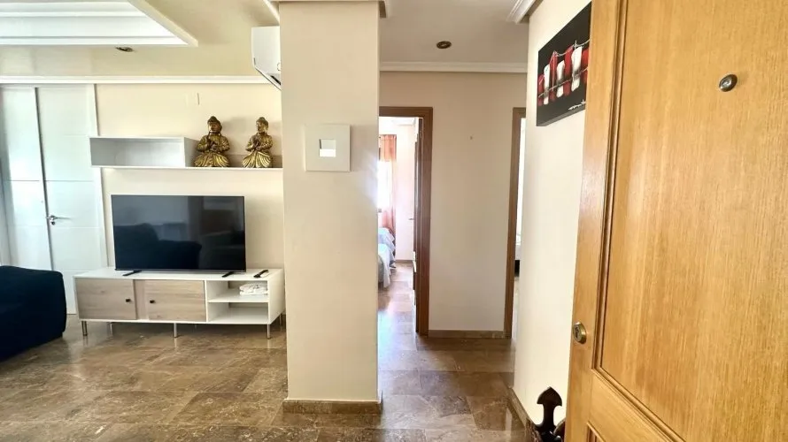 Apartamento de 4 dormitorios en Torrevieja, España No. 541