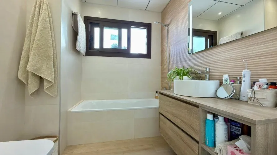 Villa de 5 dormitorios en Finestrat, España No. 704 № 12