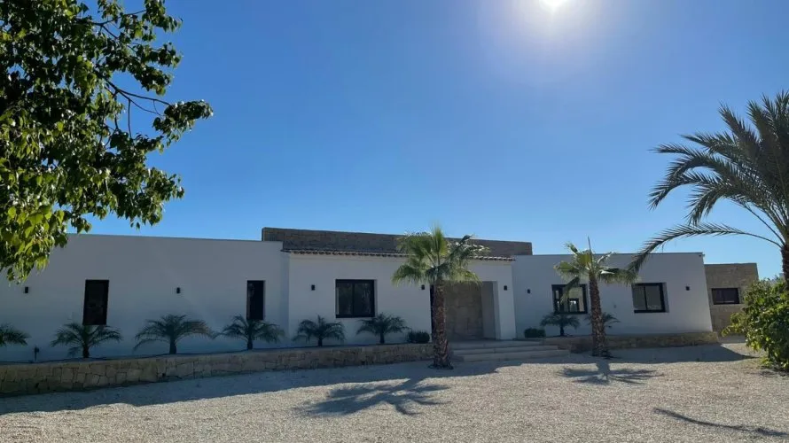 Villa de 4 dormitorios en Altea, España No. 232 № 14