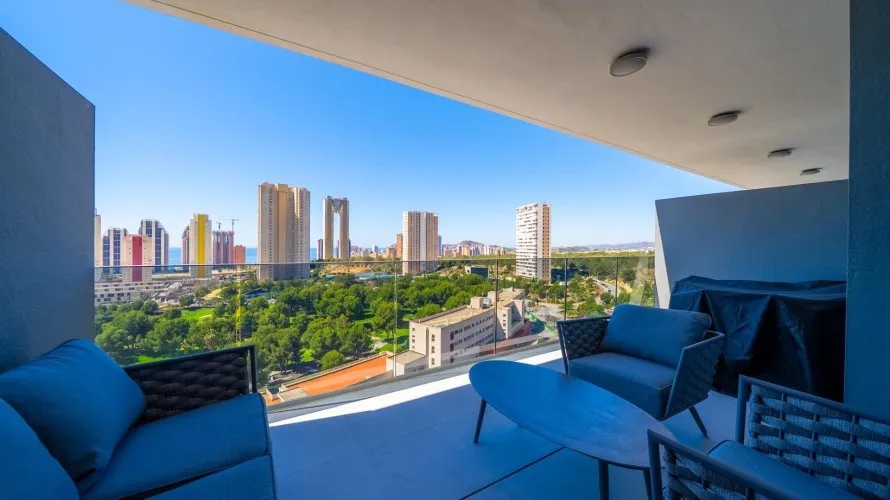 Apartamento de 2 dormitorios en Benidorm, España No. 514 № 1