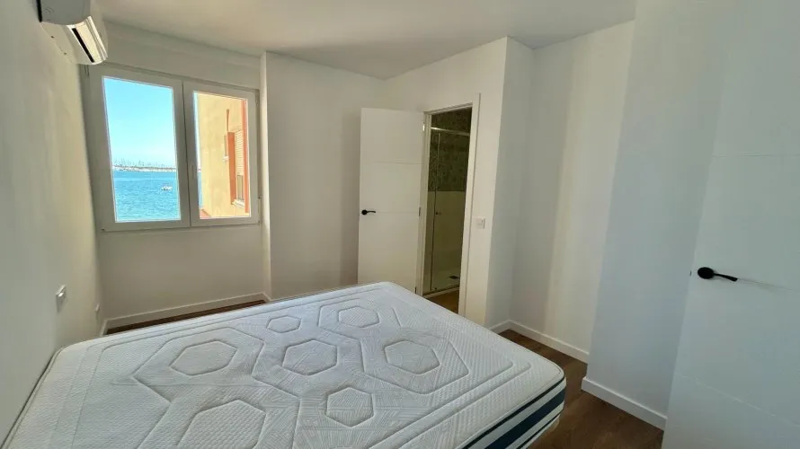Apartamento de 2 dormitorios en Torrevieja, España No. 121 № 23