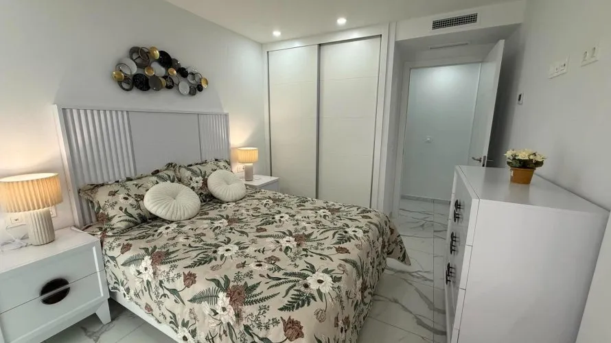 Apartamento de 2 dormitorios en Torrevieja, España No. 185 № 14