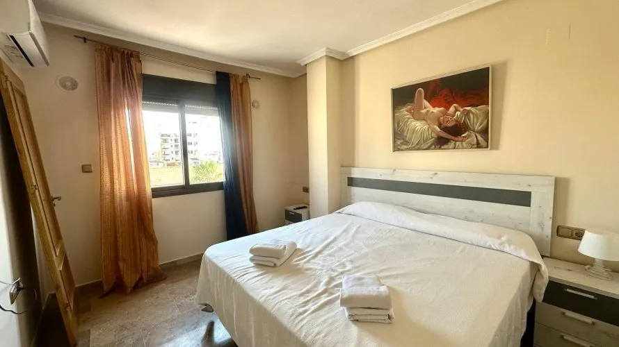 Apartamento de 4 dormitorios en Torrevieja, España No. 541 № 23