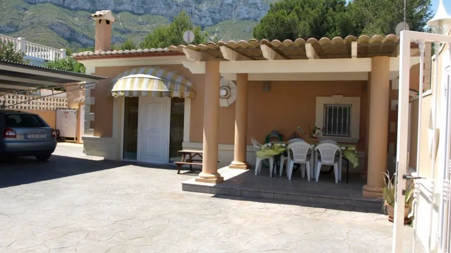 Villa de 11 dormitorios en Dénia, España No. 231 № 2