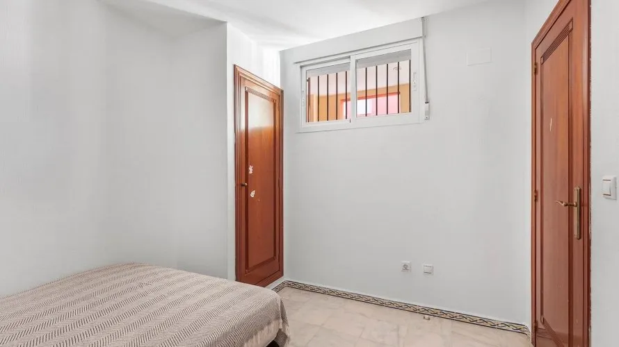 Apartamento de 2 dormitorios en Torrevieja, España No. 736 № 21