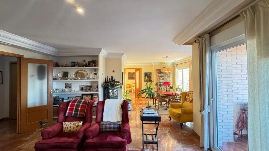Apartamento de 4 dormitorios en Torrevieja, España No. 184 № 23