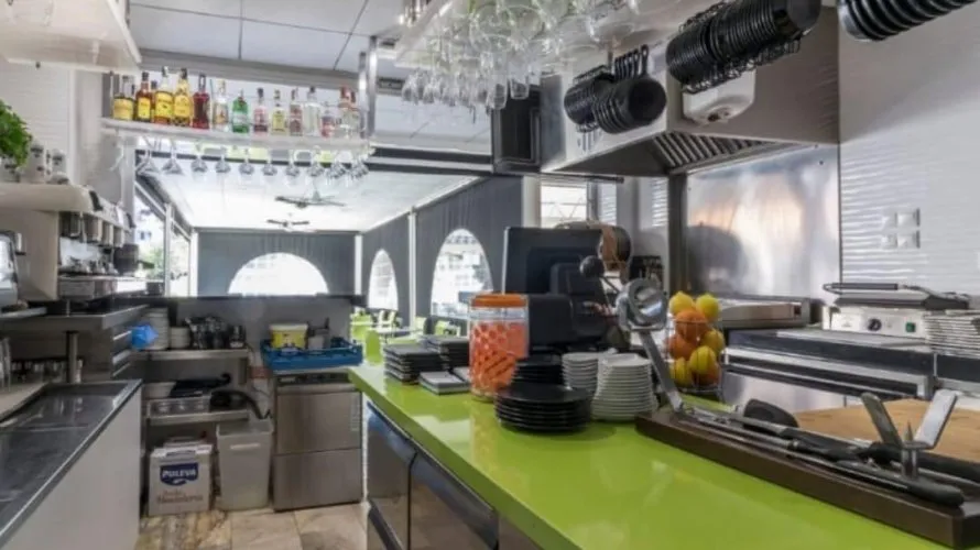 Propiedad comercial de 72m² en Alicante, España No. 497 № 15