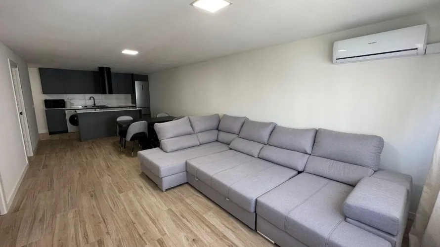 Apartamento de 3 dormitorios en Alicante, España No. 741 № 2