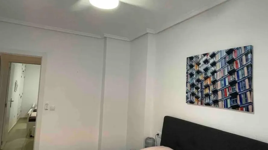 Apartamento de 2 dormitorios en Torrevieja, España No. 639 № 10
