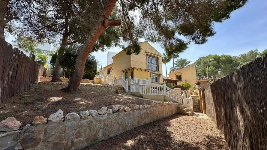 Apartamento de 4 dormitorios en Torrevieja, España No. 755 № 4
