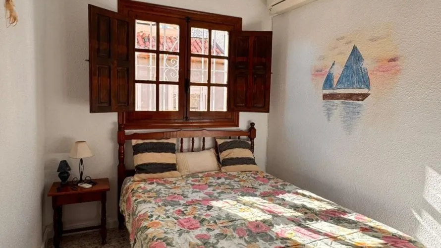Bungalow de 2 dormitorios en Torrevieja, España No. 198