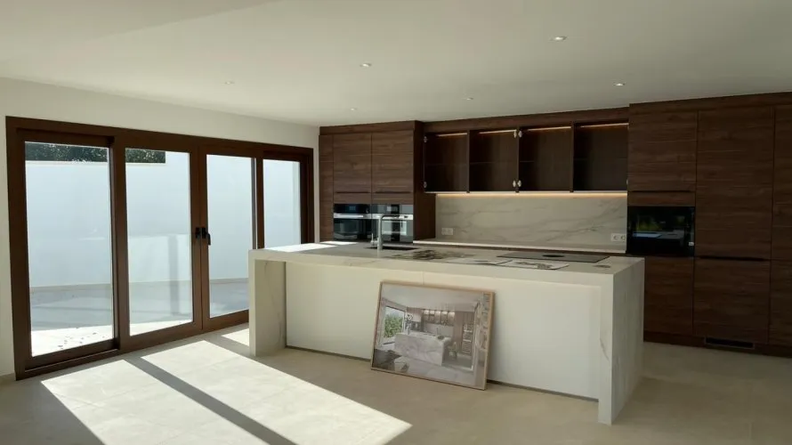 Villa de 4 dormitorios en Altea, España No. 232 № 2