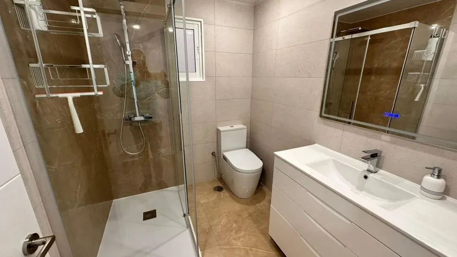 Apartamento de 3 dormitorios en Torrevieja, España No. 323 № 28