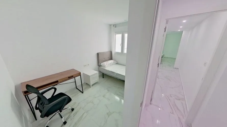 Apartamento de 2 dormitorios en Torrevieja, España No. 99 № 12