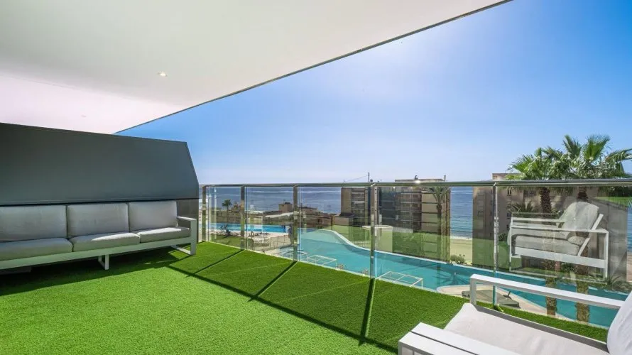 Apartamento de 2 dormitorios en Benidorm, España No. 196 № 17