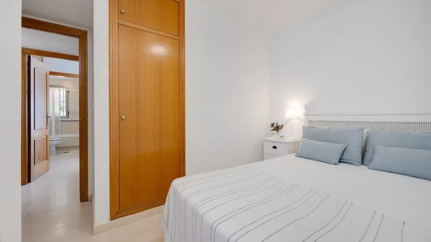 Ático de 3 dormitorios en Torrevieja, España No. 685 № 28