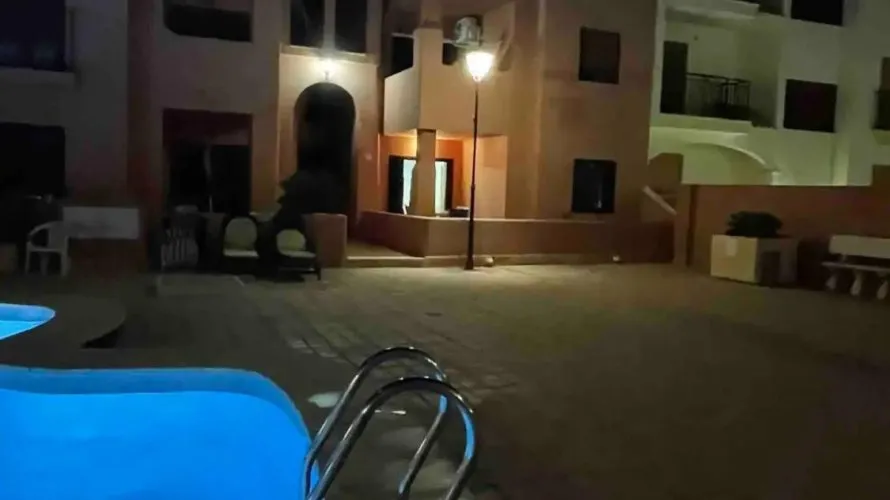 Apartamento de 2 dormitorios en Torrevieja, España No. 639 № 24