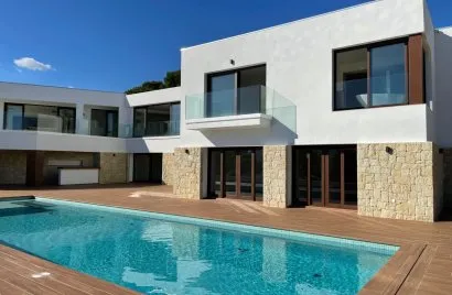 Villa de 4 dormitorios en Altea, España No. 232