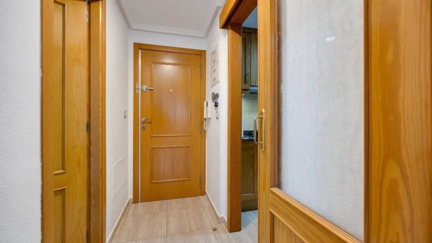 Apartamento de 2 dormitorios en Torrevieja, España No. 1258 № 17