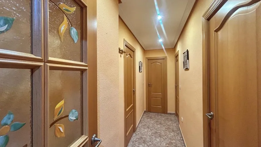 Apartamento de 3 dormitorios en Benidorm, España No. 1249 № 6