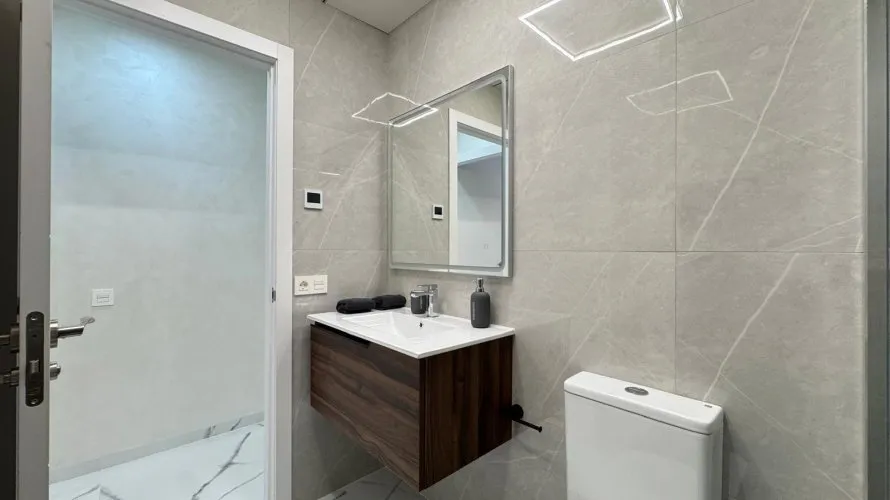 Apartamento de 2 dormitorios en Torrevieja, España No. 1270 № 24
