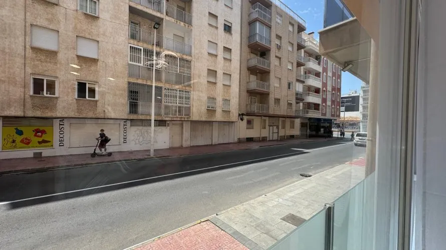Apartamento de 2 dormitorios en Torrevieja, España No. 1268 № 8