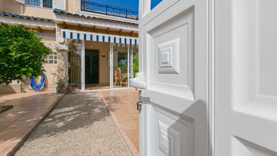 Apartamento de 89m² en Torrevieja, España No. 1256 № 3