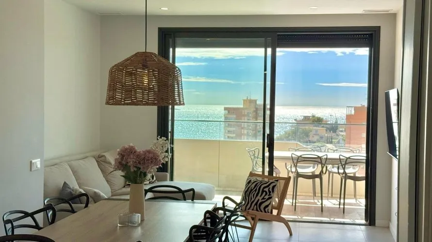Apartamento de 2 dormitorios en Finestrat, España No. 1205