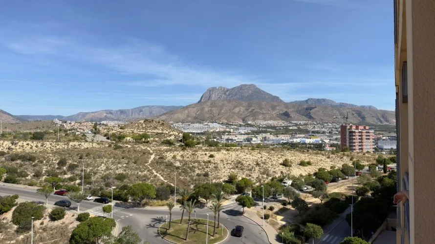 Apartamento de 2 dormitorios en Finestrat, España No. 1234 № 28