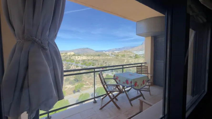 Apartamento de 2 dormitorios en Finestrat, España No. 1234 № 21