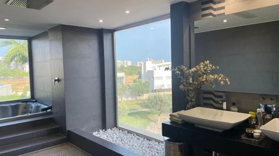 Villa de 5 dormitorios en Alicante, España No. 1210 № 27