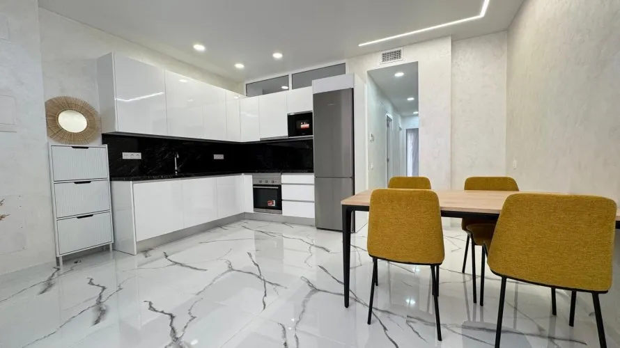 Apartamento de 2 dormitorios en Torrevieja, España No. 1270 № 7