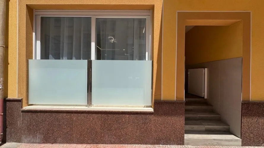 Apartamento de 2 dormitorios en Torrevieja, España No. 1270 № 2