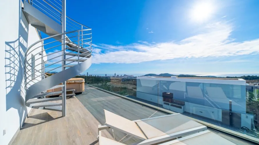 Villa de 4 dormitorios en Finestrat, España No. 1182 № 15