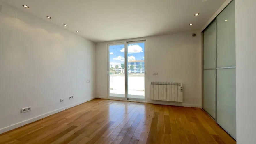 Сasa de 4 dormitorios en Albir, España No. 1174 № 28