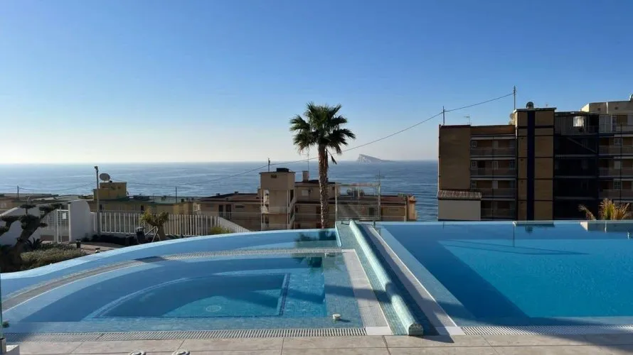 Apartamento de 3 dormitorios en Benidorm, España No. 1213