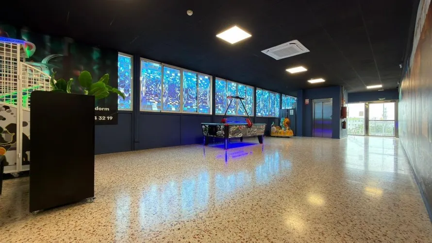 Propiedad comercial de 1300m² en Finestrat, España No. 1222 № 10