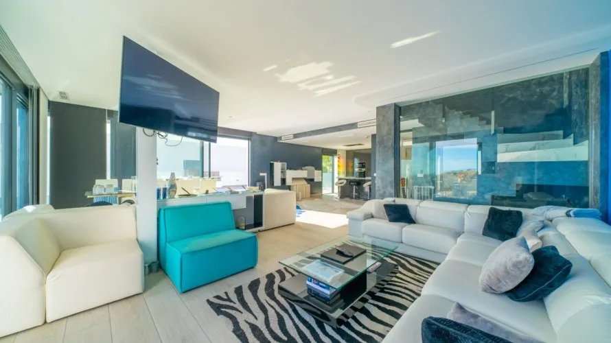 Villa de 4 dormitorios en Finestrat, España No. 1182 № 2