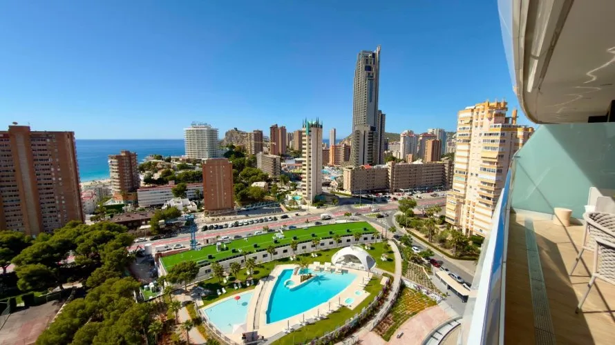 Apartamento de 3 dormitorios en Benidorm, España No. 1230 № 9