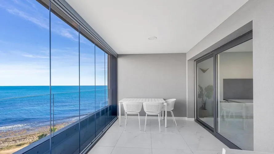 Apartamento de 2 dormitorios en Torrevieja, España No. 1220 № 3