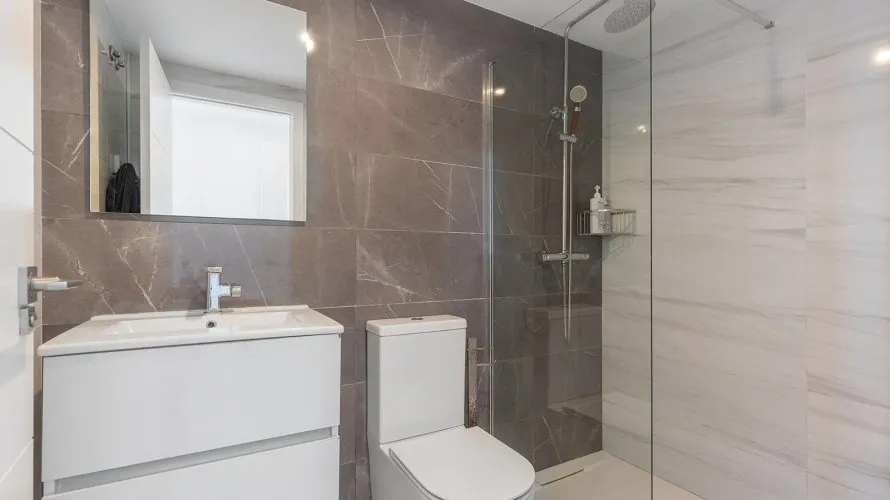 Apartamento de 2 dormitorios en Torrevieja, España No. 1220 № 20