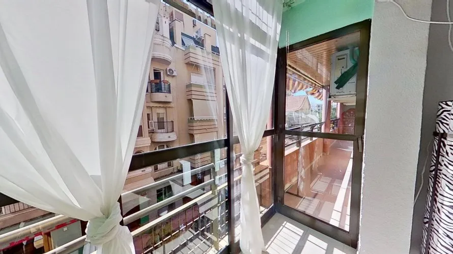 Apartamento de 4 dormitorios en Torrevieja, España No. 1274 № 21
