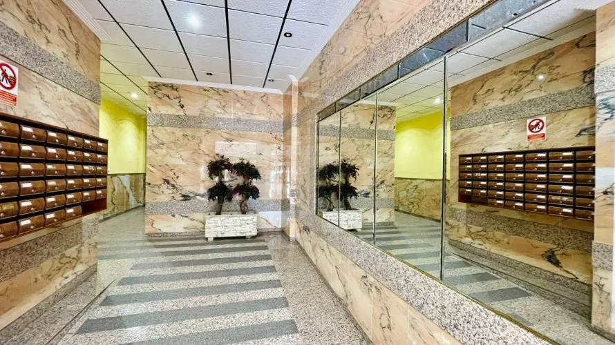 Apartamento de 3 dormitorios en Torrevieja, España No. 1237 № 3