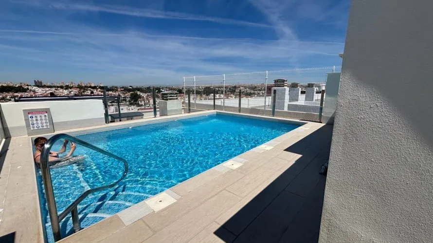 Apartamento de 2 dormitorios en Torrevieja, España No. 1233 № 13